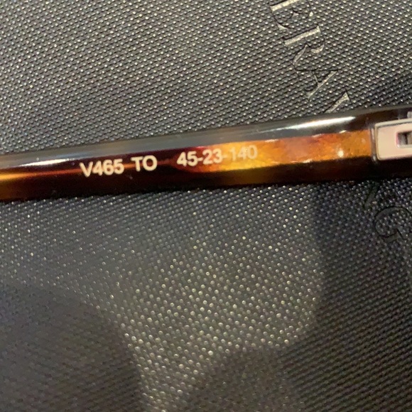 Vera Wang V465 Sunglasses in Tortoise